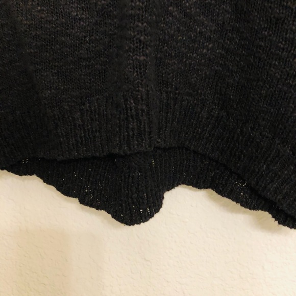 Olivia Sky | Tribal Sweater | Size: (SM) |
| COLOR: BLACK & WHITE | - Picture 5 of 7